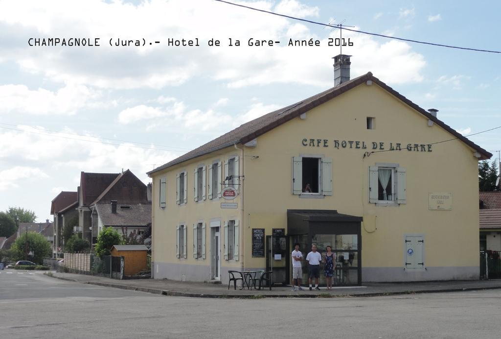 Cafe Hotel De La Gare Champagnole Eksteriør billede