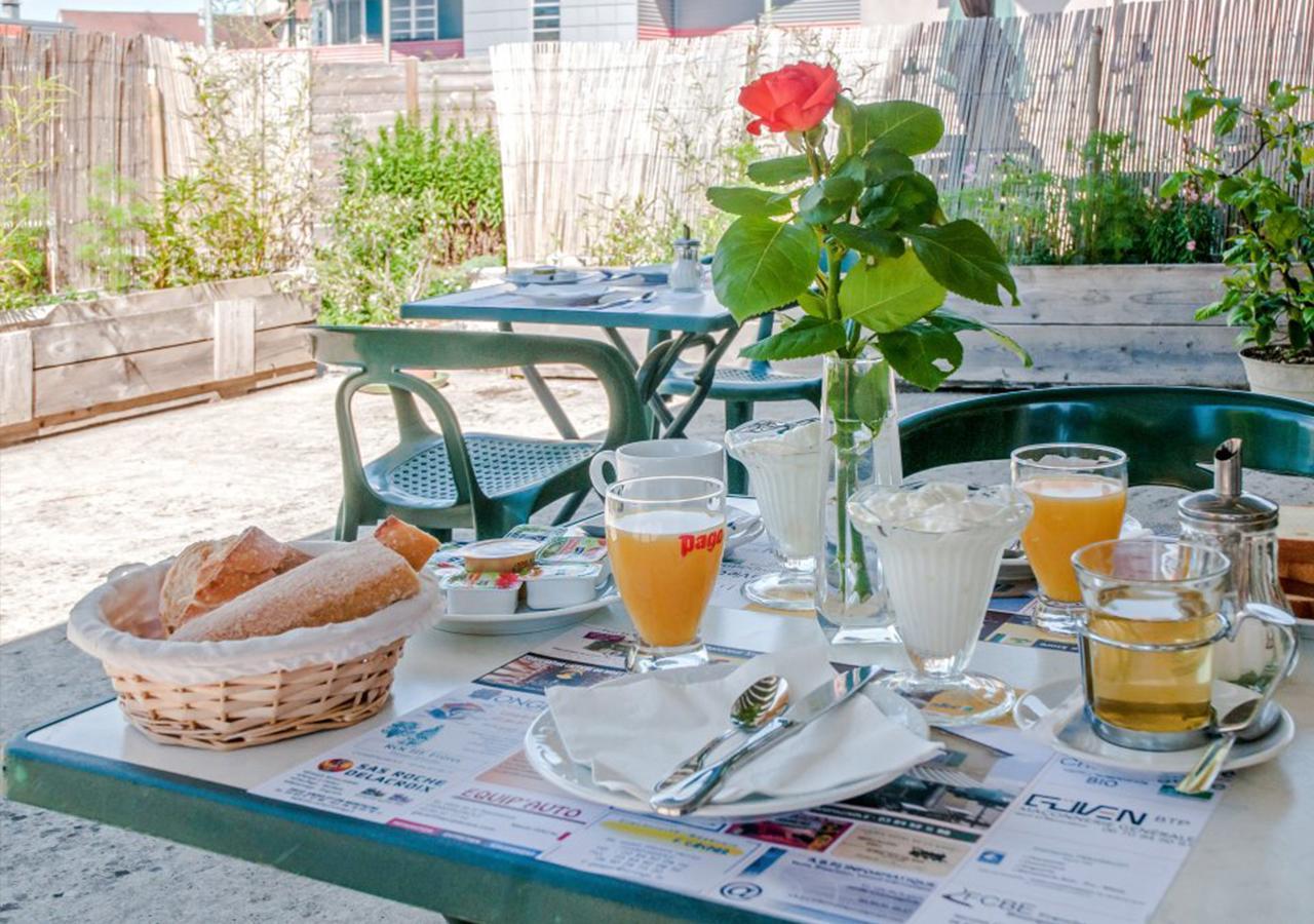 Cafe Hotel De La Gare Champagnole Eksteriør billede
